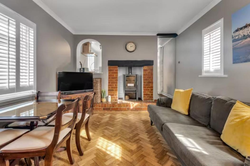 Two Bedroom Private Cottage With Private Parking Just By The Sea Herne Bay Exterior foto