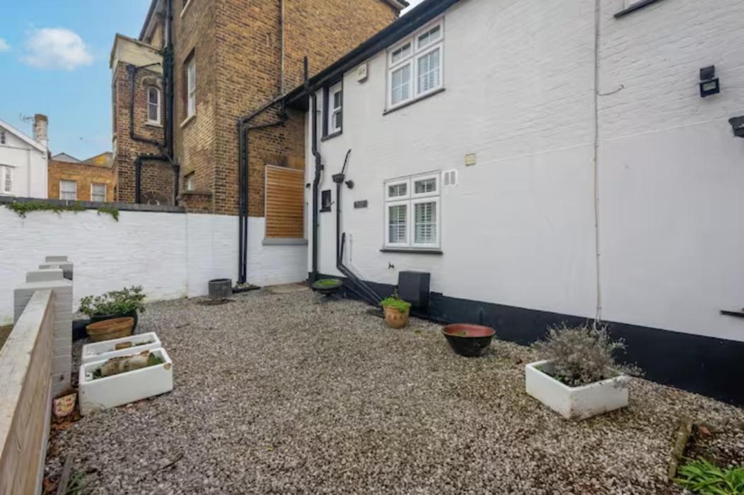Two Bedroom Private Cottage With Private Parking Just By The Sea Herne Bay Exterior foto