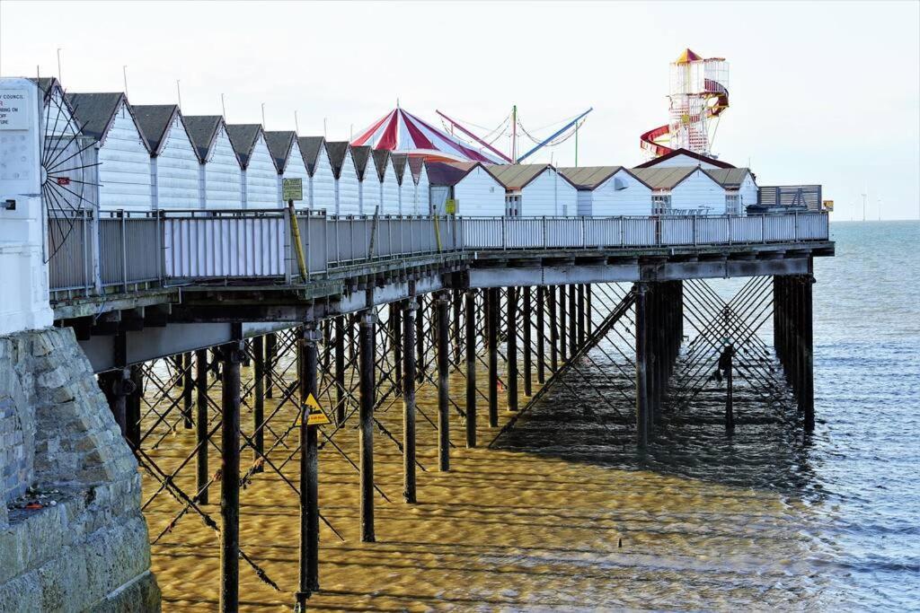 Two Bedroom Private Cottage With Private Parking Just By The Sea Herne Bay Exterior foto