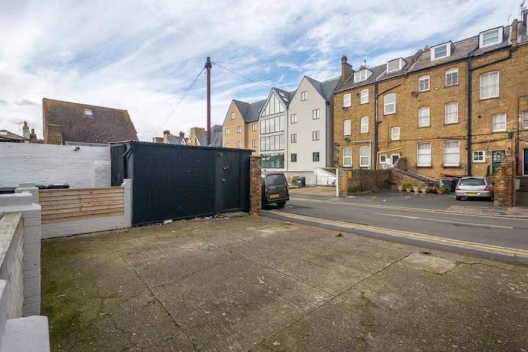 Two Bedroom Private Cottage With Private Parking Just By The Sea Herne Bay Exterior foto